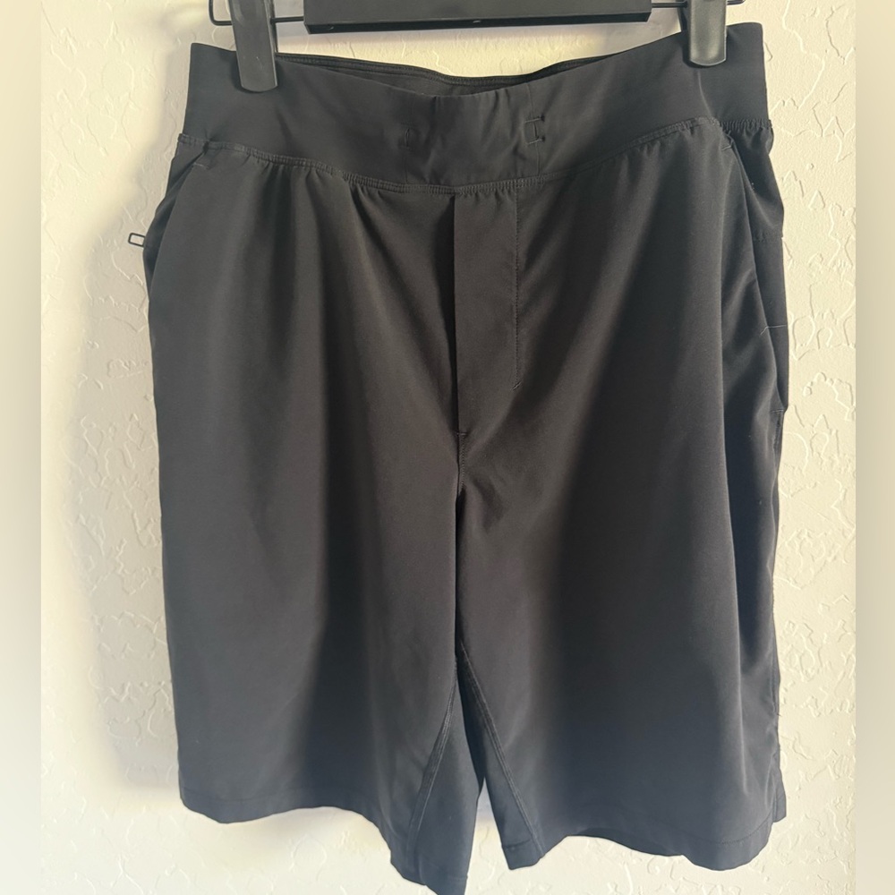 Lululemon Pace breaker Linerless short 9” size Small